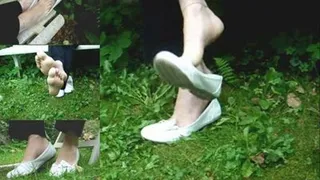 shoeplay in white ballerinas