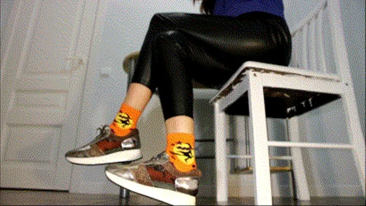 Shoe tapping in halloween socks