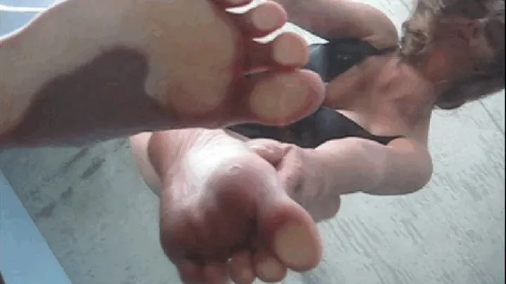 Nikki foot tease