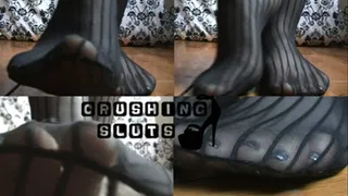 Crushingsluts - elegant black pantyhosefeet