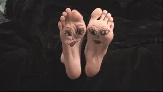 Tiffanis Feet Tell Jokes!