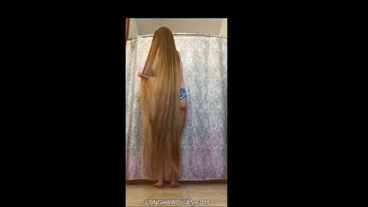 THIS is LongHair...Combing