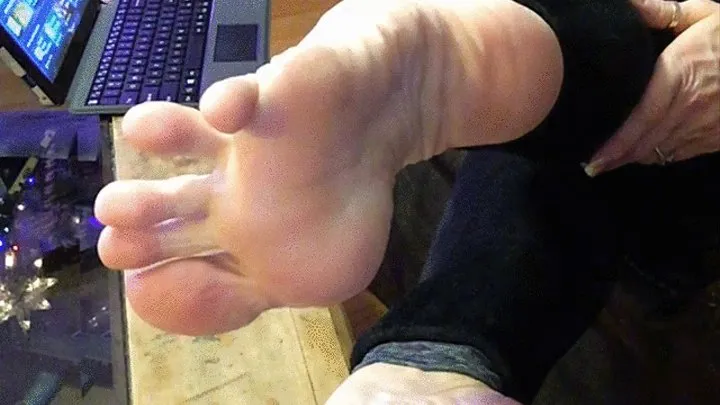 FEET AND TOES UP CLOSE