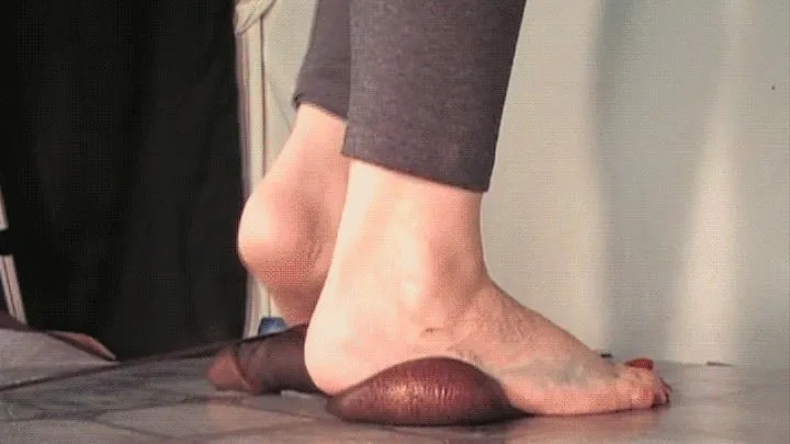 Sexy Barefoot Cock and Balls Crush!