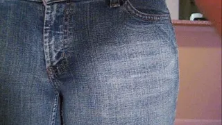 CROTCH SHOT IN THESE JEANS