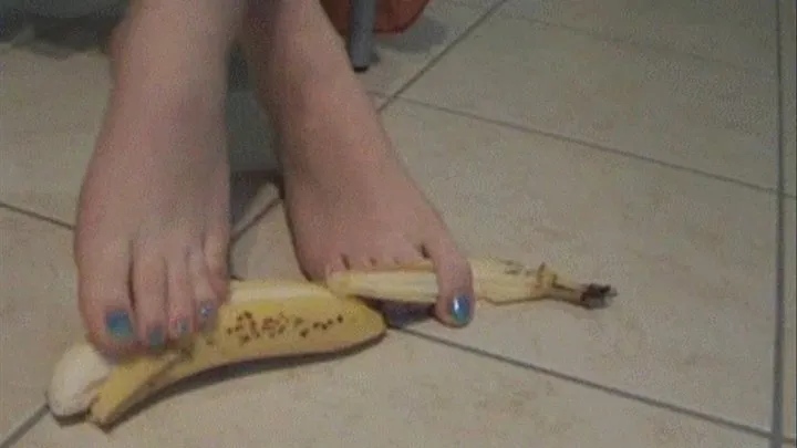 How to peel a banana