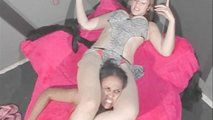 MILLY SMOTHERING SLAVE NADIA