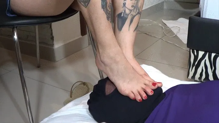 FOOT FUCKING MOUOTH OF MALE SLAVE MISS BOWIE AND HER MALE SLAVE FULL EDITION