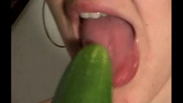 LAYLA TONGUE FETISH COCUMBER