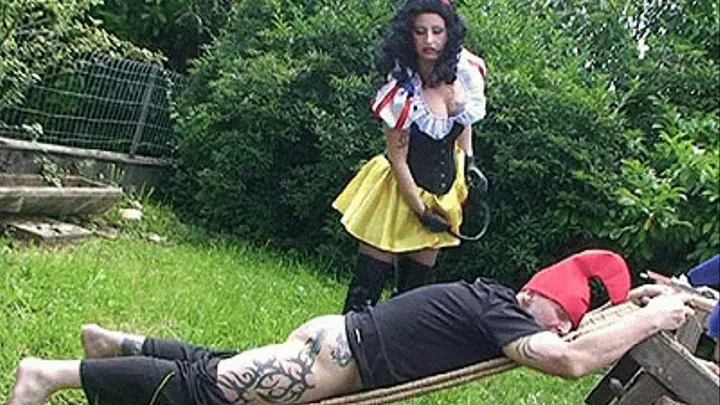 Snow White punishes her lazy dwarfs - 1