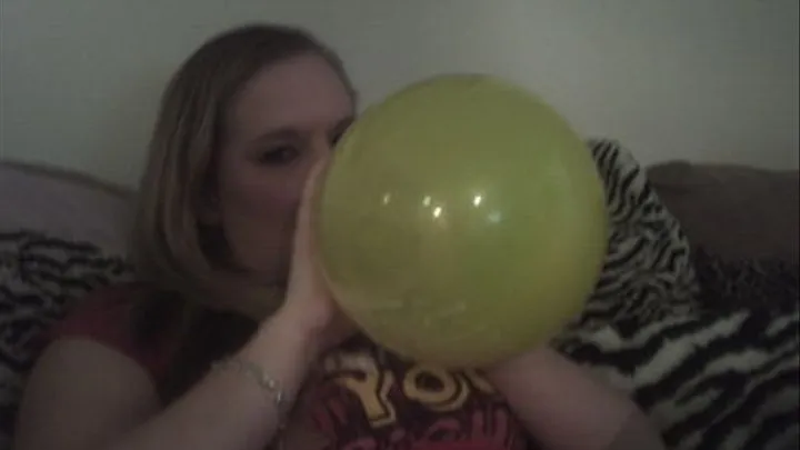 EROTIC,SENSUAL,AND PROVOCATIVE BALLOON BLOWING AND POPPING SESSION