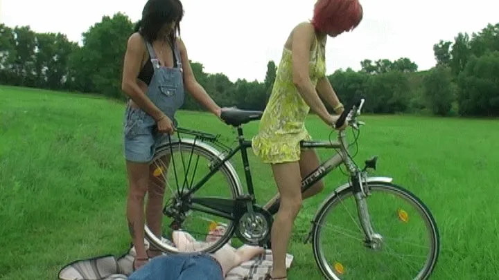 Katja and Doreen the Guy and the Bicycle