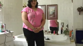 4 BBW Aeria Gets Bath Ready