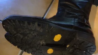 Undertable: This ended with a cum-messy leatherboot