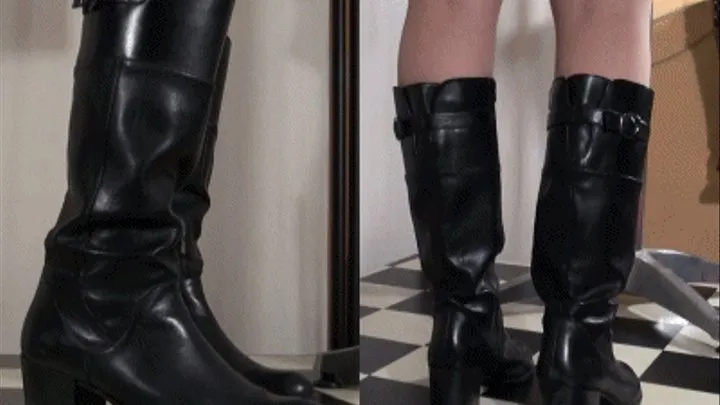 Another cocktrample with clueless Tanja in black boots - Cam 2