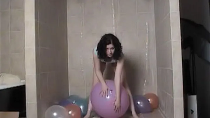 Jetta Plays With Balloons 3