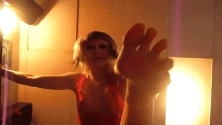 Giantess Lacey Has Some Surprises for you Husband!! IPOD