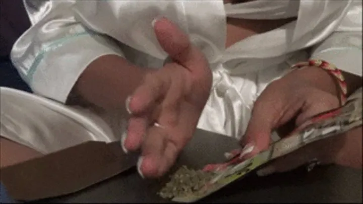 Baby I roll Up! Enjoy a HOW-TO instructional on rolling a Cigar