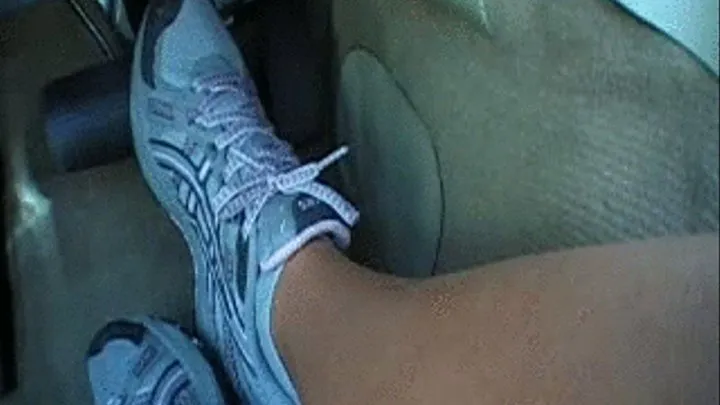 Kylha Driving Fast the G35 with Asics Running shoes