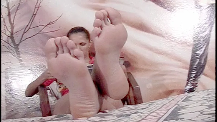 GABY SOLES FEET AND BIG TOES