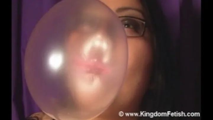 CLARITY BUBBLE GUM CRACKING BUBBLES BLOWING POPPING CHEWING SMACKING