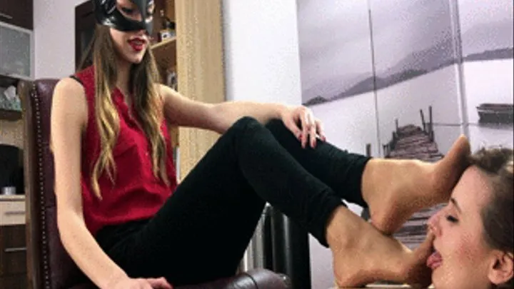 Larisa - 2 Clips - Worship Catwoman Feet - Mix