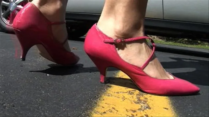 Jenna Pumps in Hot Pink