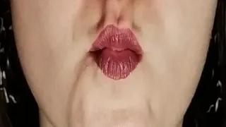 LIPSTICK KISSY FISH MOUTH FETISH