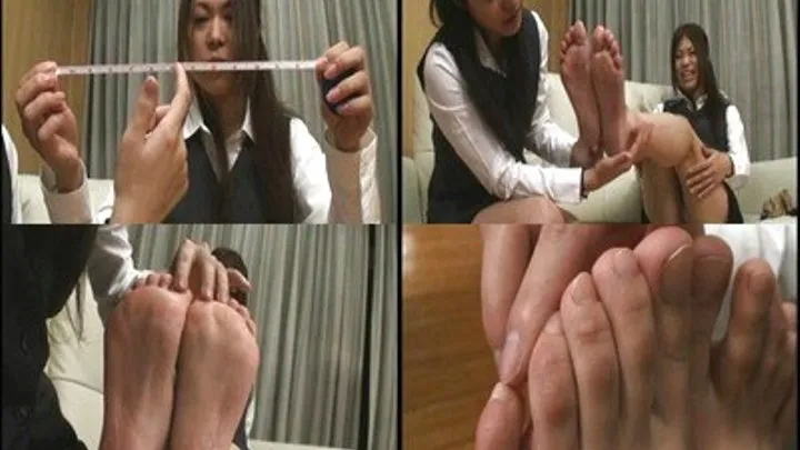 Two ladies pleasure each of their feet by licking - Part 4