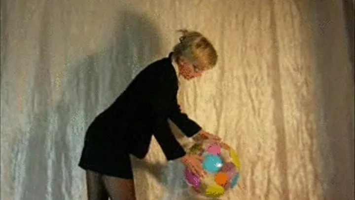 LQ-Alina- Secretary stripping with beachballs