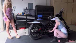Biker Dyke Fucks Me With A Ratchet & Fists Me Until I Squirt