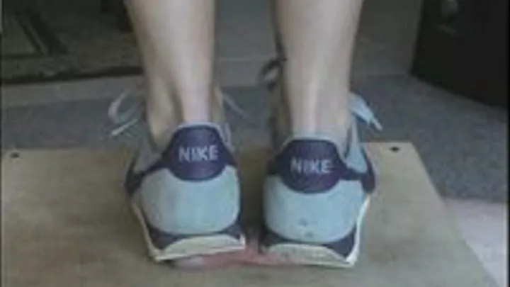 Cum Crushing Vintage Nikes and Cecelia