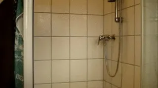 Swedish Aupair Showering