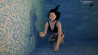 Underwater breath holding (Aria)