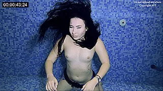 Underwater training with Dominica