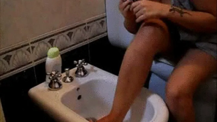 SHAVING MY LEGS