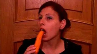 [REQUEST]I EATING A CARROT!!