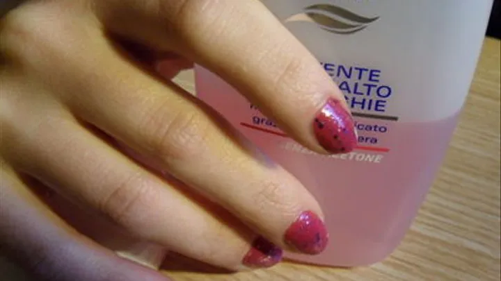 Nails polish remove