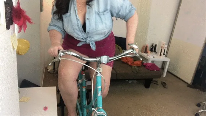 Sexy Nude BBW Bike Ride