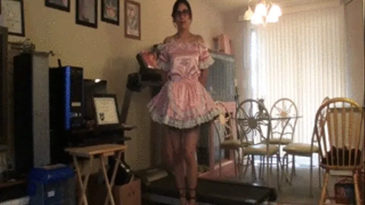 Cici: Maid on Treadmill