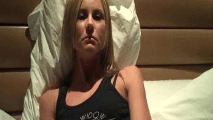 Sexy Sarah Burps in Bed