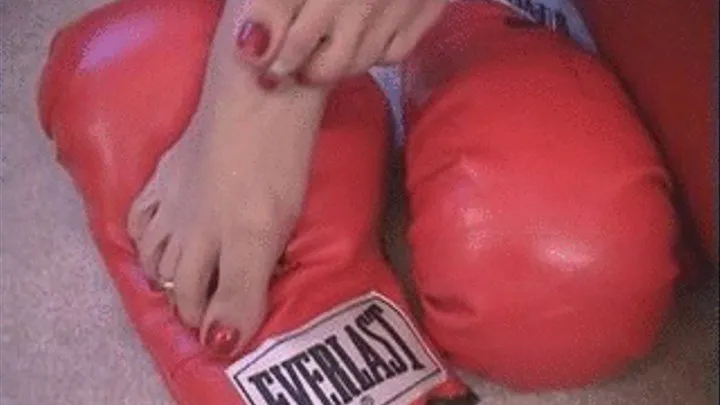 BECKY PLAYS WITH HER FEET AND PUSSY