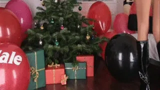 X-Mas balloon popping