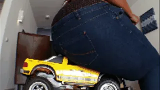 BBW Shereen crushes a Ford truck