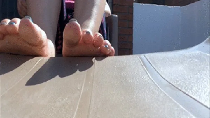 Wiggly Bubbly Toes