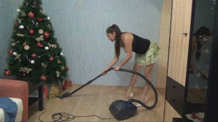 VACUUMING WITH GOOD LOOKING UPSKIRT