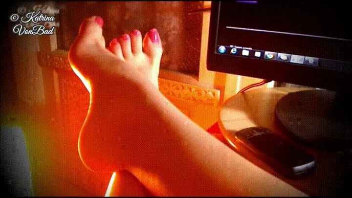 * Cute feet *