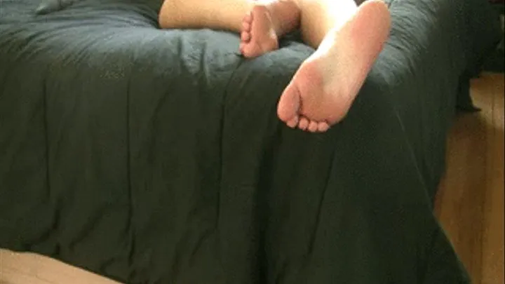 Tight ass n keg flexing foot fetish sole view