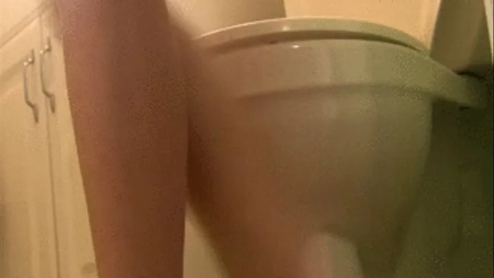 TOILET fetish diarrhea mix feels so good ....