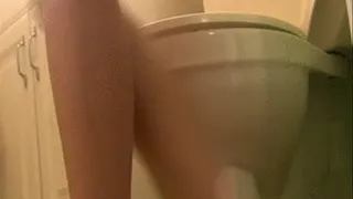 TOILET fetish diarrhea mix feels so good ....